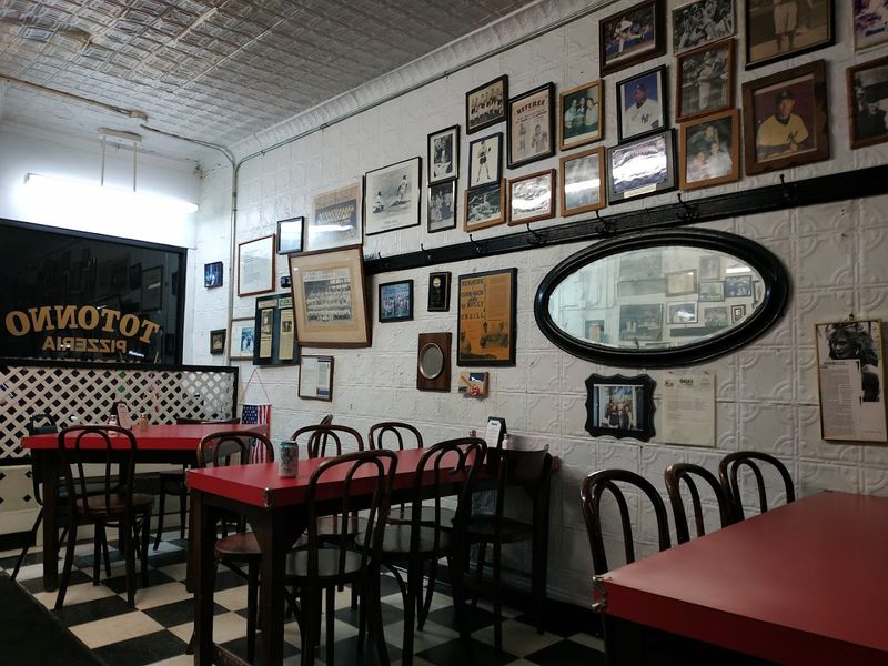 Totonno's Pizzeria Napolitano