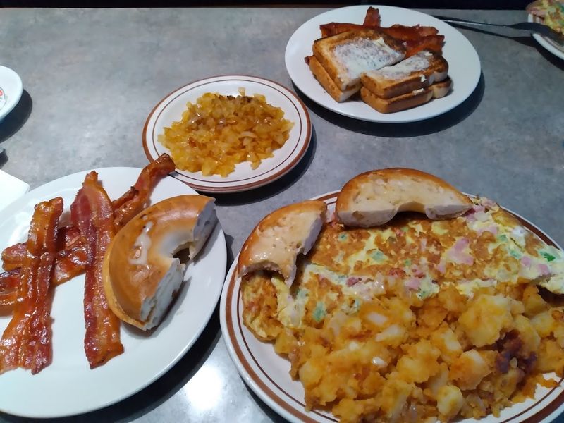 East Gate Luncheonette - Waterbury