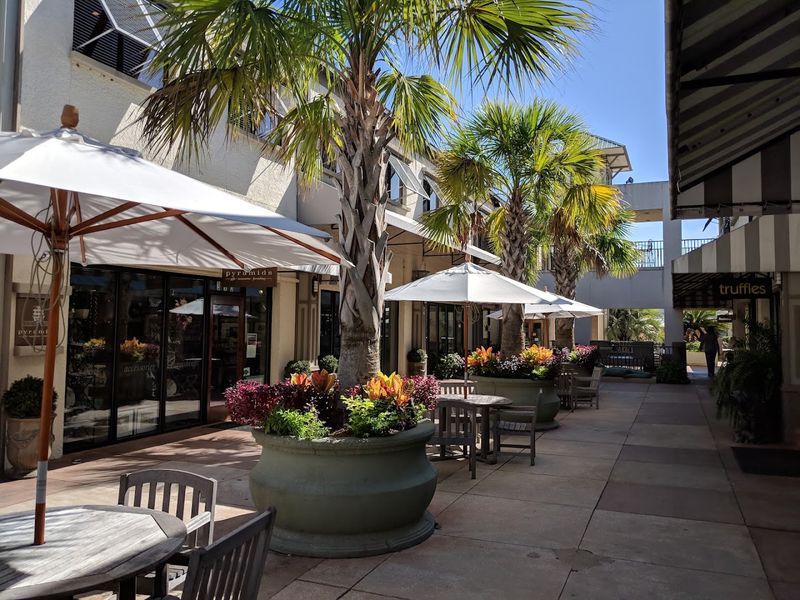 Live Under the Oaks Concert Series - The Shops at Sea Pines Center, Hilton Head Island