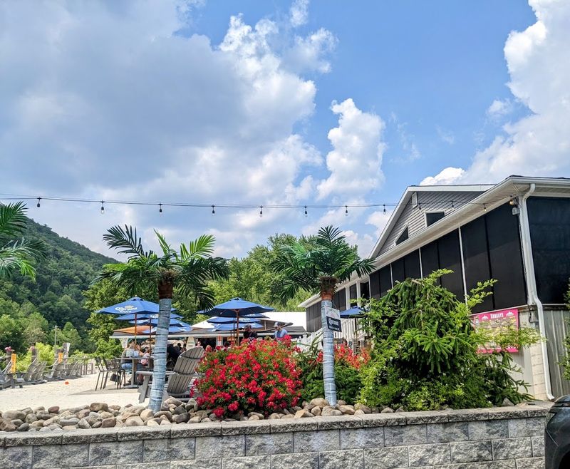 The Tiki Bar Is the Star of This Riverside Escape