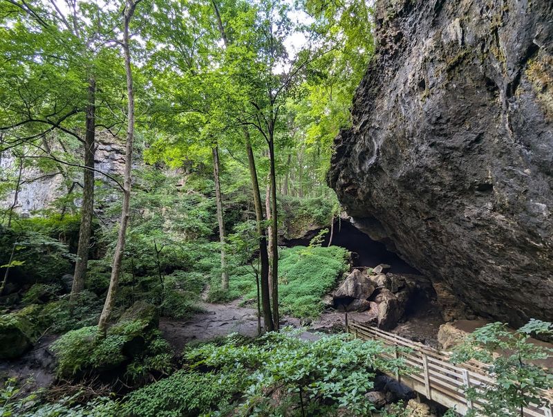 Maquoketa Caves State Park &ndash; Maquoketa