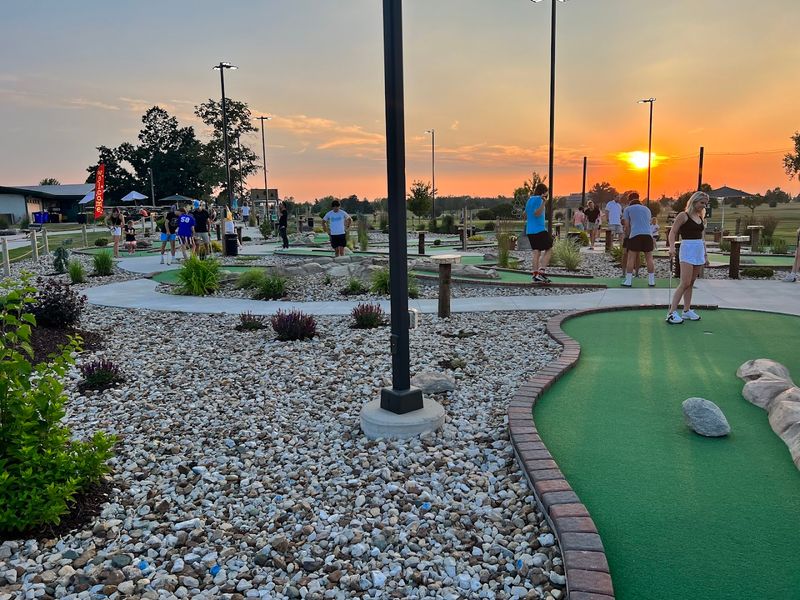 Mini Pines - Mini Golf
