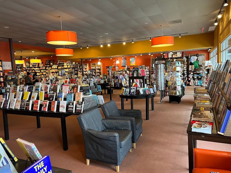 Flyleaf Books