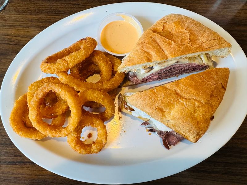 The Hangry Goose - Essex, Middlesex County
