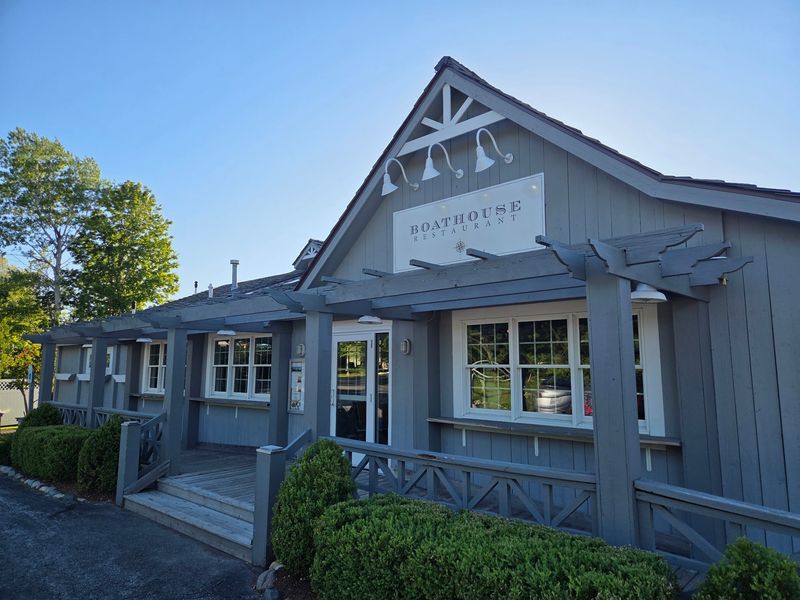 Boathouse Restaurant (Traverse City)