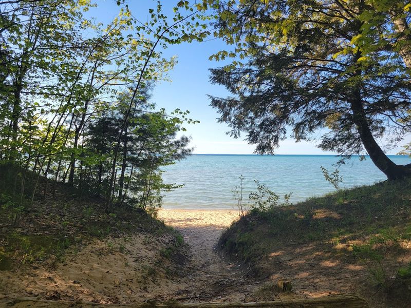 Old Mission Peninsula Scenic Drive (M-37) - Traverse City to Old Mission Point
