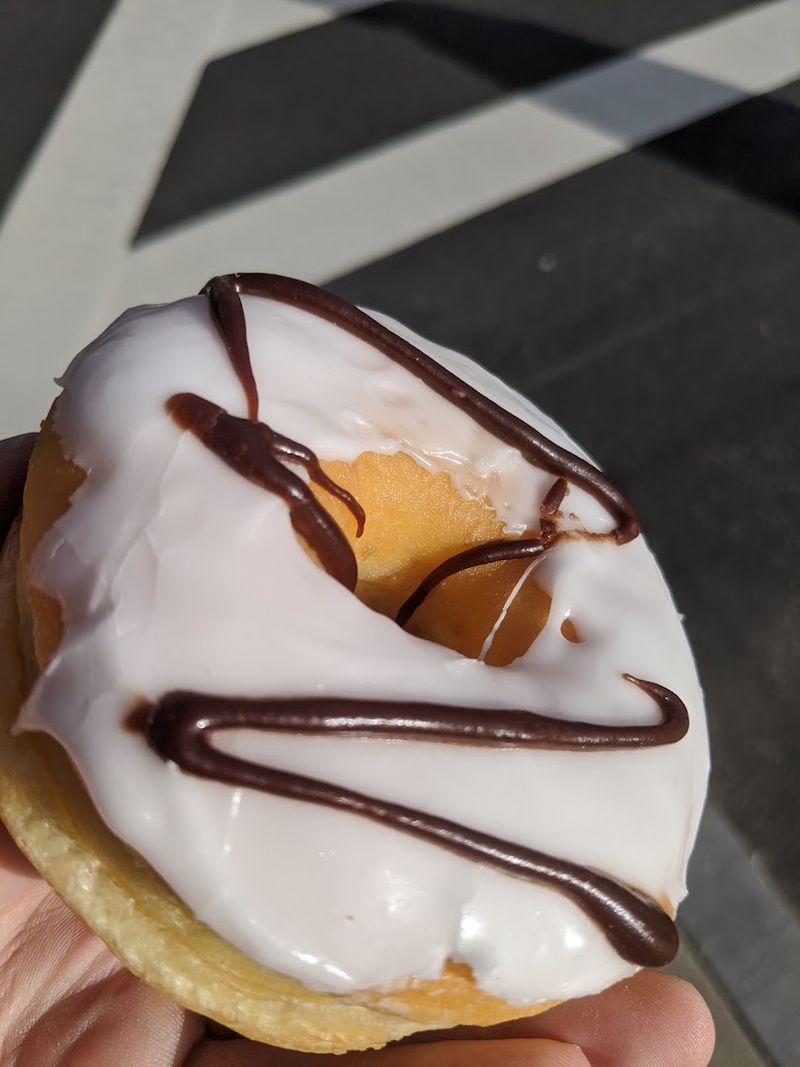 Twin Donuts, Allston, Suffolk County