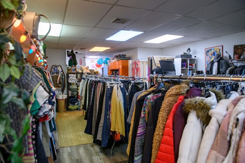 El Thrift Store &mdash; New Haven