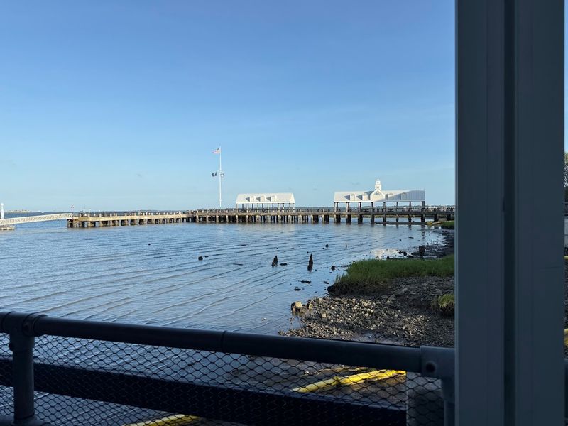 Fleet Landing Restaurant & Bar