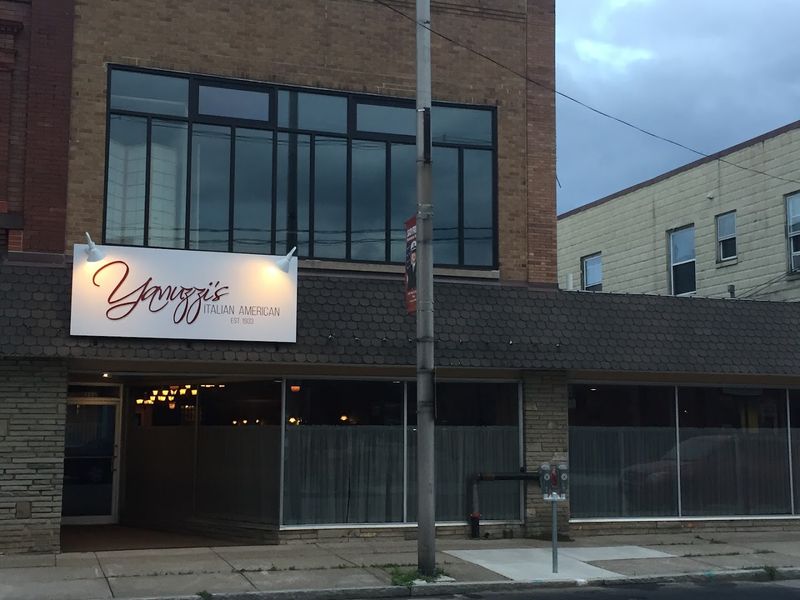 Yanuzzi's &mdash; Sayre