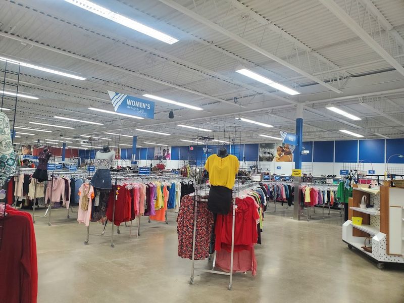 Volunteers of America Thrift Store (Lansing)