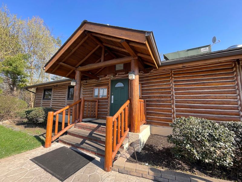 What To Know Before You Go To Cabin Club - Westlake