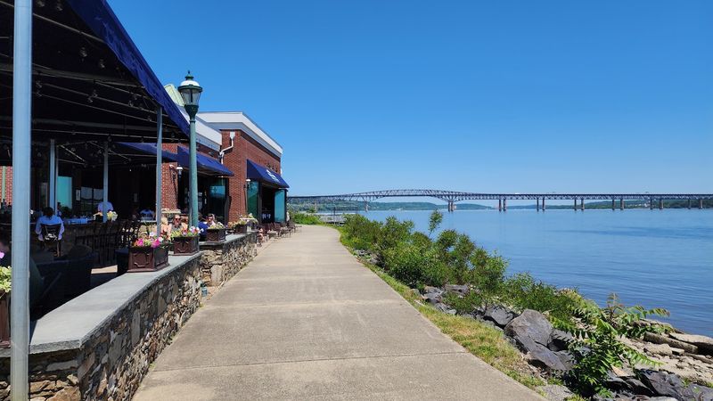 Blu Pointe