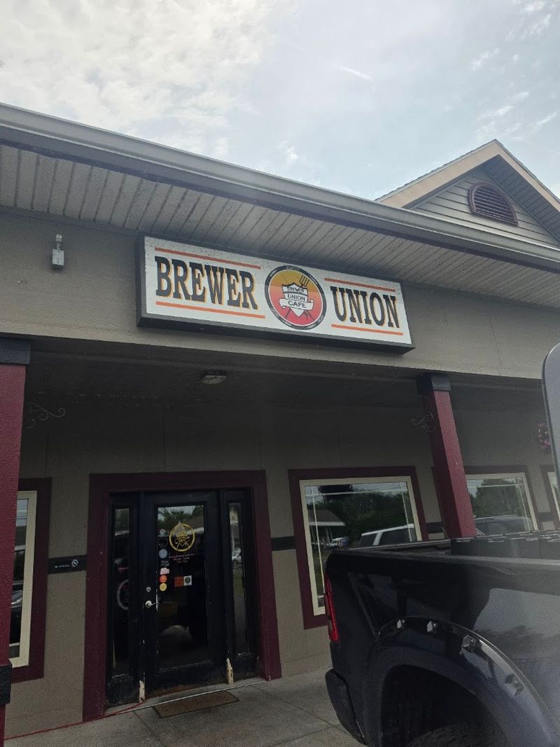 Brewers Union Caf&eacute; &mdash; Brewerton