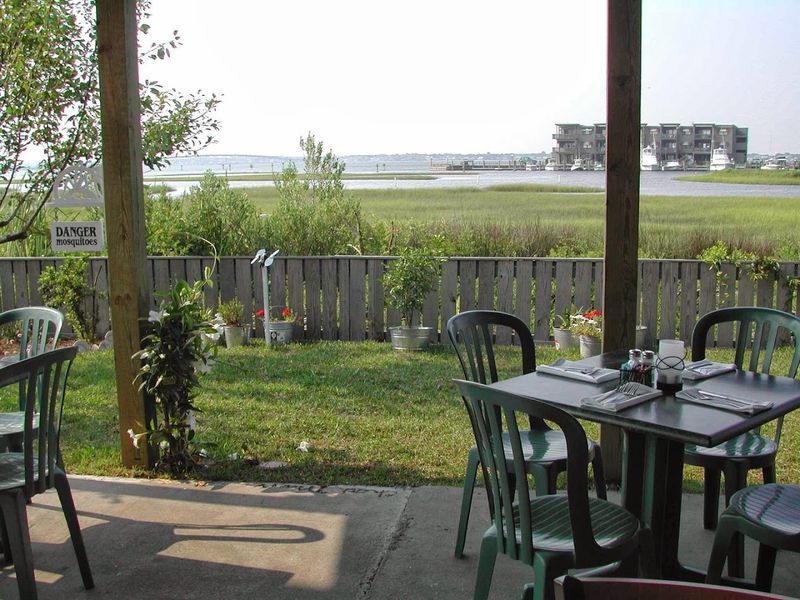 Amos Mosquito's Restaurant & Bar — Atlantic Beach