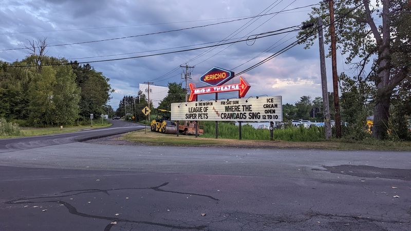 Jericho Drive-In &mdash; Glenmont, New York