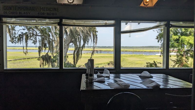 Sunbury Crab Company — Midway