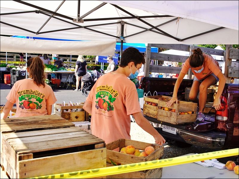 Williamsburg Farmers Market &mdash; Williamsburg
