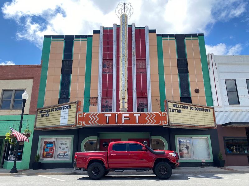 Tifton Drive-In - Tifton, Tift County