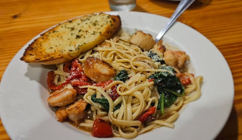 Basnight’s Lone Cedar Café