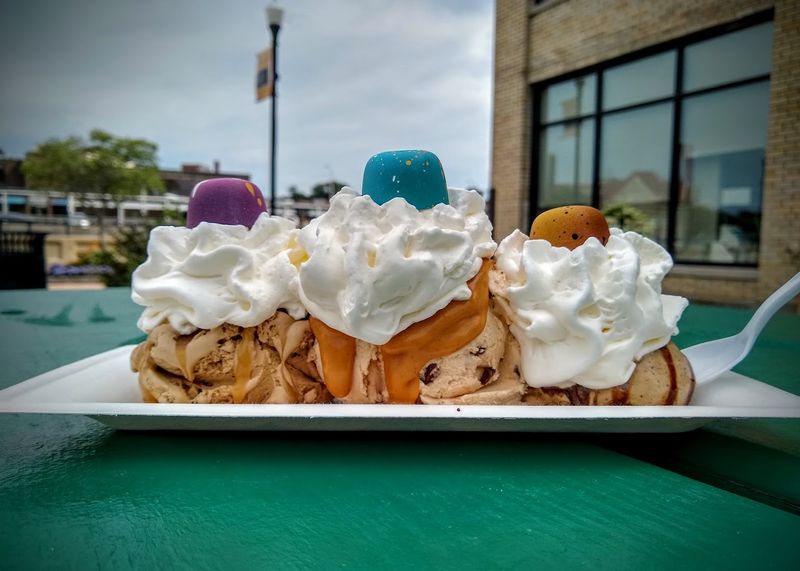 Lake Effect Ice Cream &mdash; Lockport