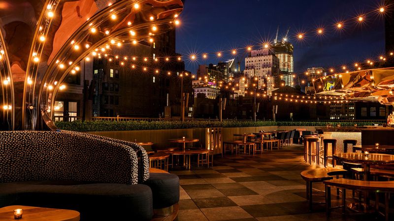 Magic Hour Rooftop Bar & Lounge &ndash; New York City (Manhattan)