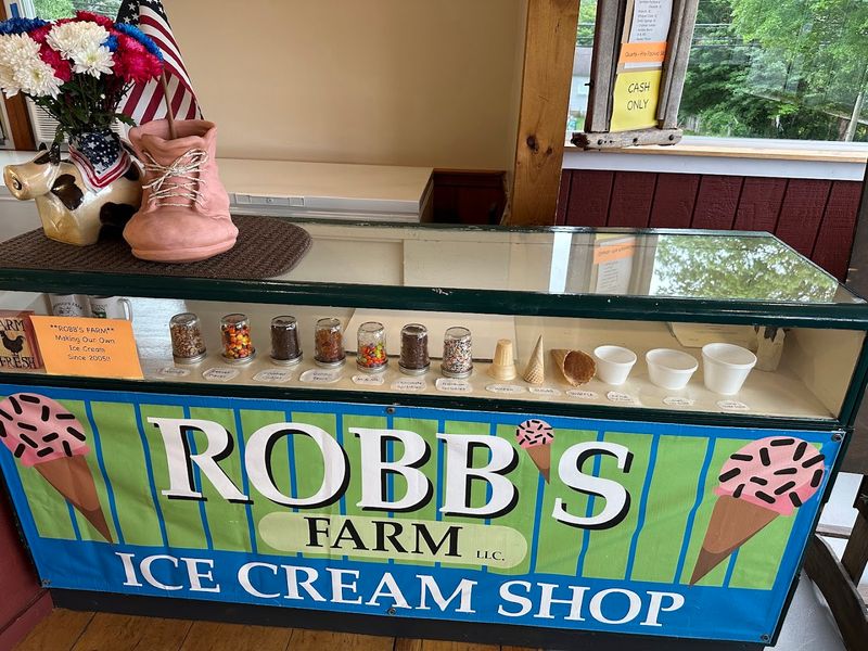 Robb's Farm Ice Cream Shop - South Glastonbury