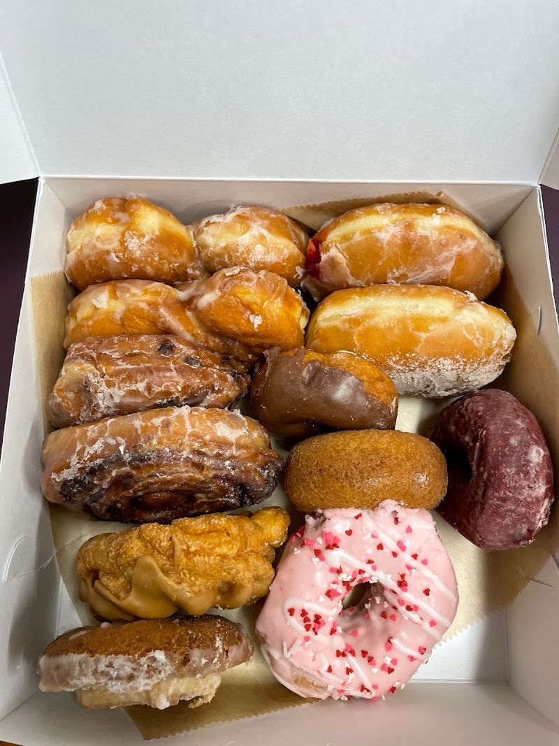 Dutch Girl Donuts - Detroit, Wayne County