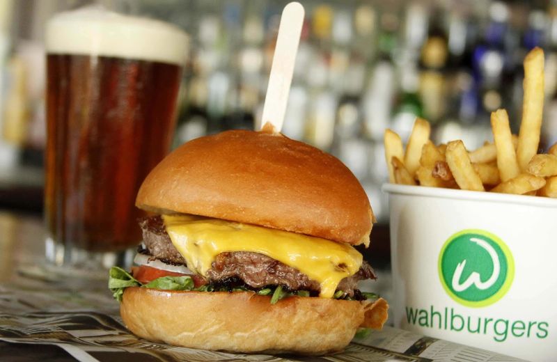 Wahlburgers &ndash; Boston