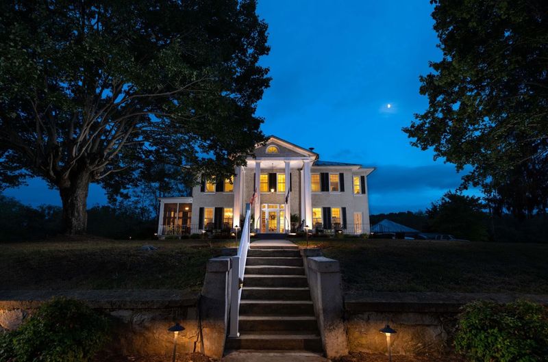 Steeles Tavern Manor Bed & Breakfast — Steeles Tavern