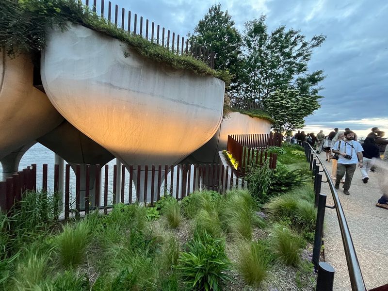 The Lookout Points Deliver Big Manhattan And Hudson River Views