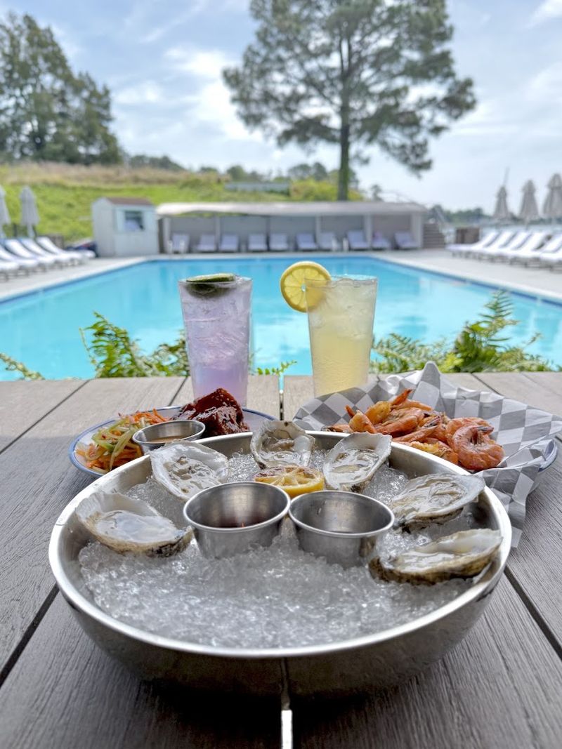 Fish Hawk Oyster Bar (Irvington)