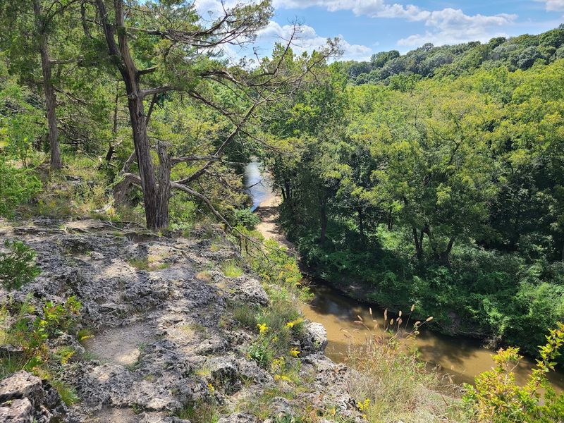 Limestone Cliffs, Rock Crevices, and a Landscape Shaped by Ancient Seas