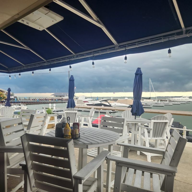 Dockers Waterfront Bar & Restaurant