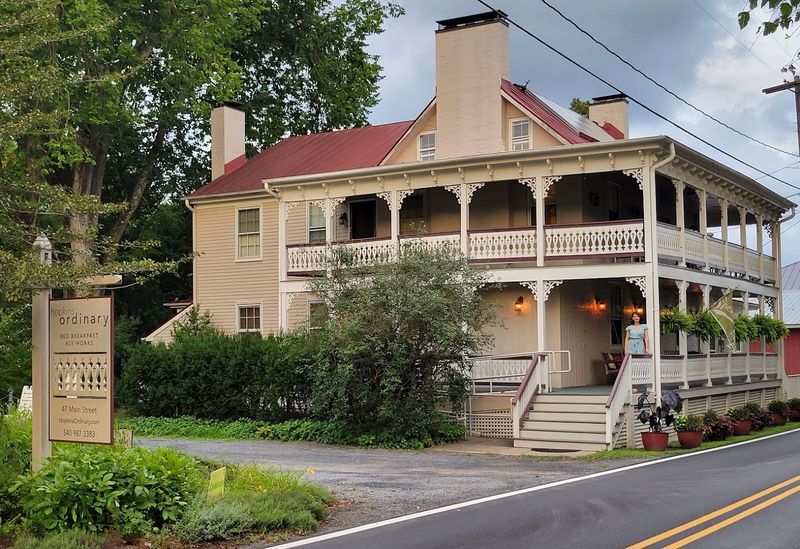 Hopkins Ordinary Bed & Breakfast — Sperryville