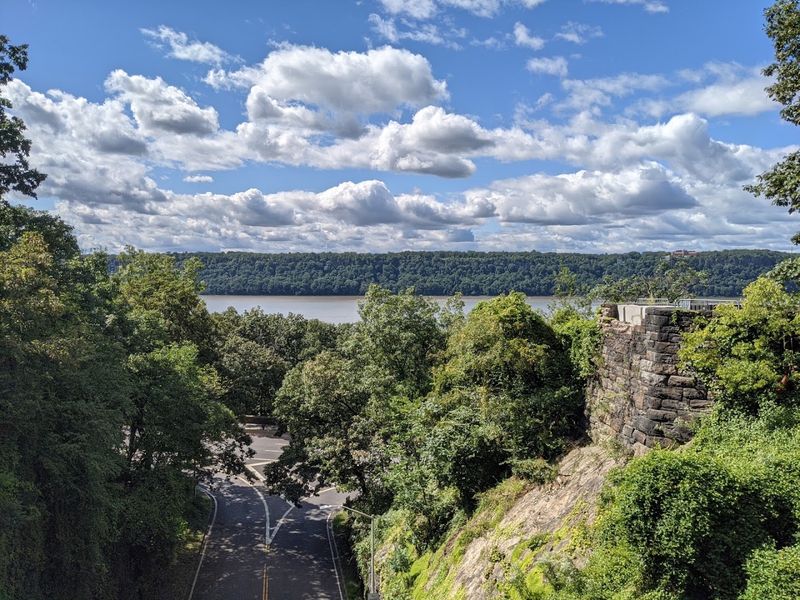 Hudson River Views Do the Heavy Lifting