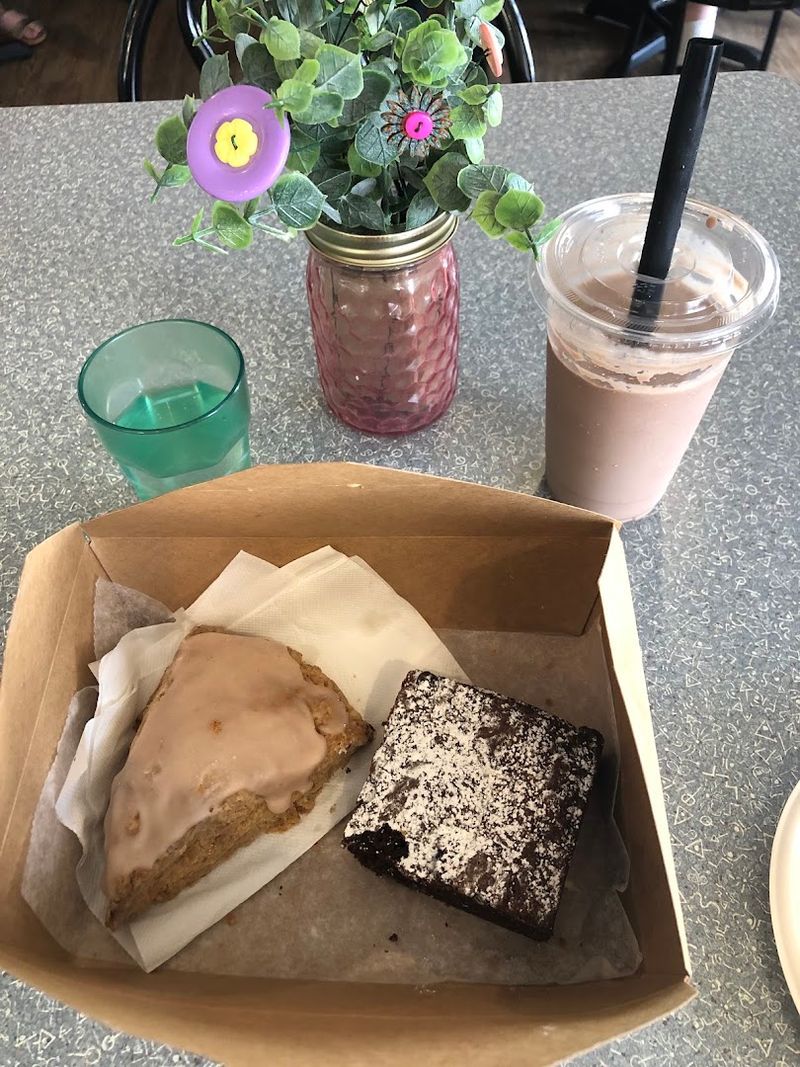 Why Non-Vegans Love This Dairy-Free Bakery Too