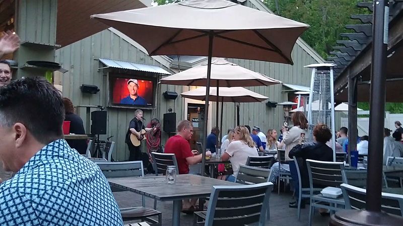 Live Music That Cranks Up The Energy
