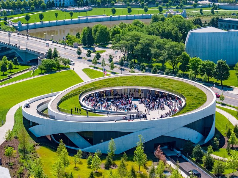 National Veterans Memorial and Museum - Columbus