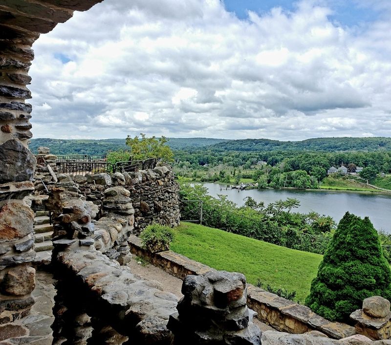 River Views That Make You Stay Longer