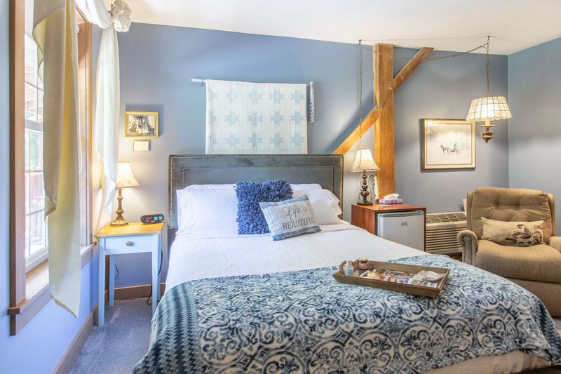Beautiful Rooms That Feel Cozy Without Losing Luxury
