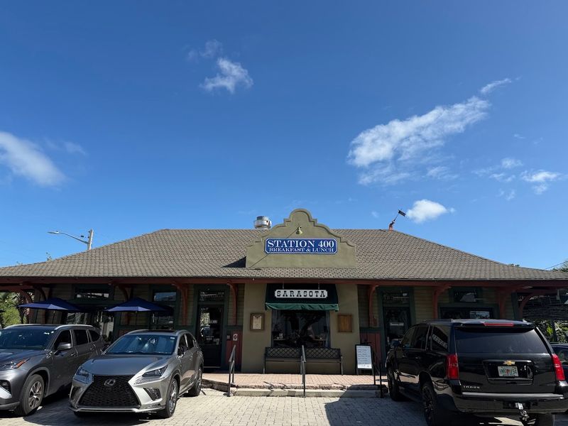 Station 400 &ndash; Sarasota