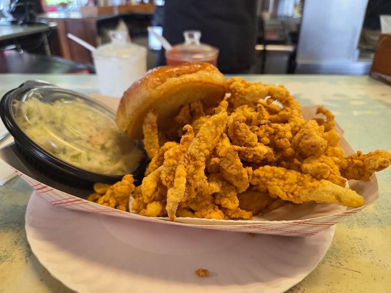 Bigelow's New England Fried Clams &mdash; Rockville Centre (Long Island)