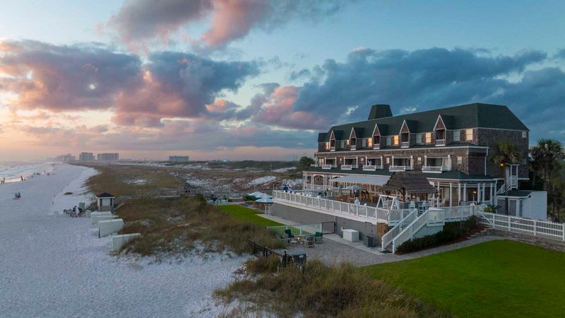 Henderson Park Inn — Destin
