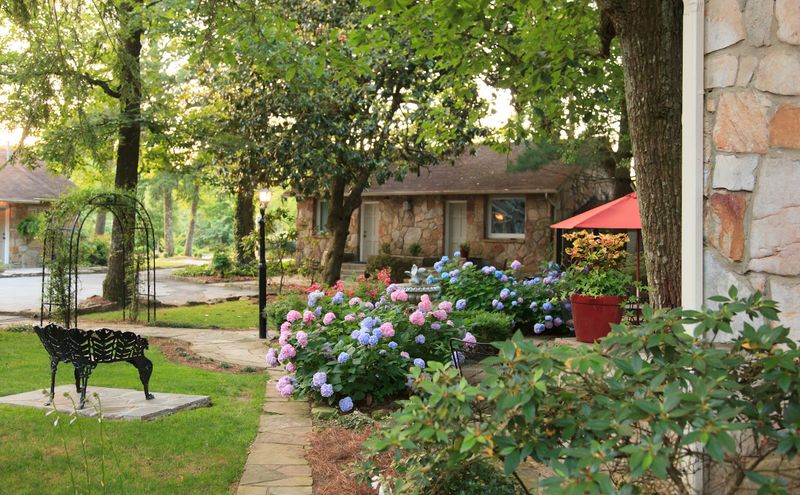 Chanticleer Inn Bed and Breakfast &ndash; Lookout Mountain