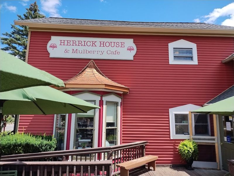 Herrick House and The Mulberry Cafe (Clare)