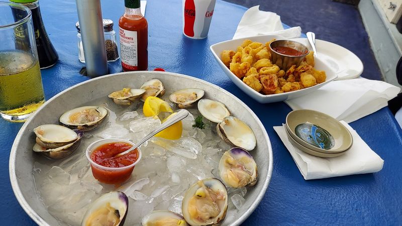 Gosman's Clam Bar &mdash; Montauk