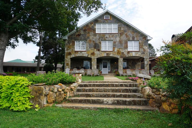 The Dillard House &mdash; Dillard