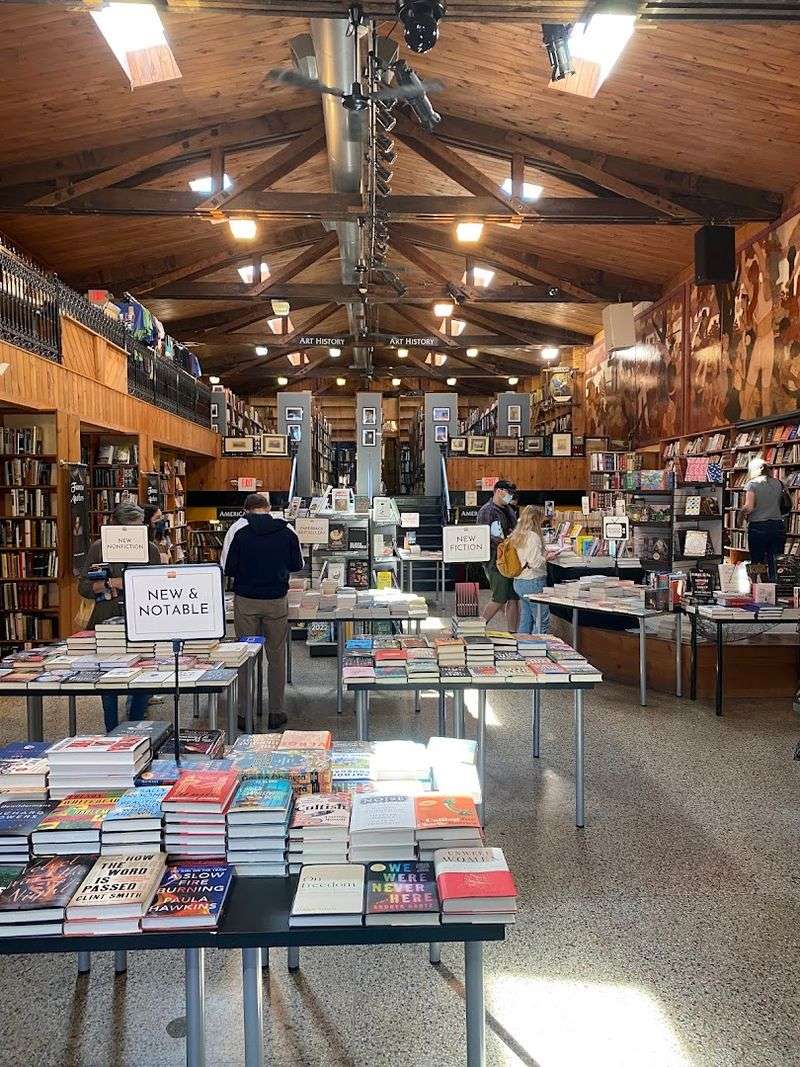 A Book Selection Built for Treasure Hunting