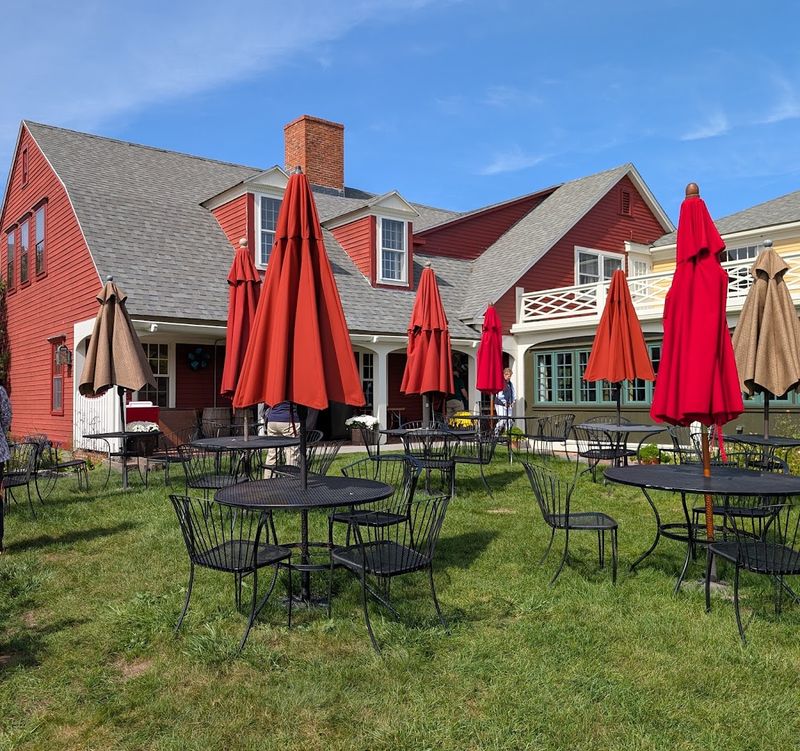 Salem Cross Inn &mdash; West Brookfield